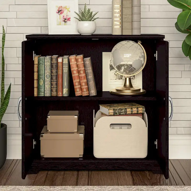 Petit meuble de rangement à 2 portes avec étagère réglable et poignées métalliques