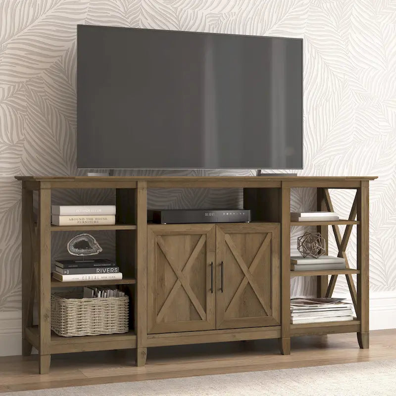 Meuble TV style ferme avec motif en X, étagères ouvertes et rangement fermé