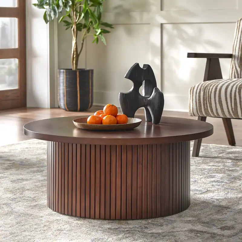 Table basse ronde cannelée à profil bas en bois massif, chêne ou noyer