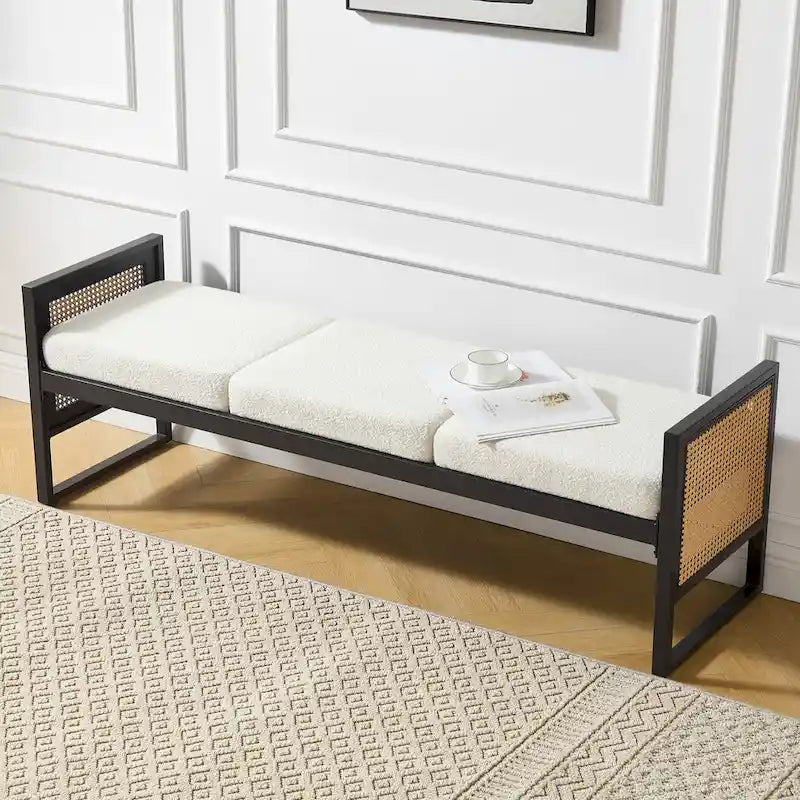 Banc rembourré en tissu bouclé avec côtés en rotin, noir pour entrée ou chambre