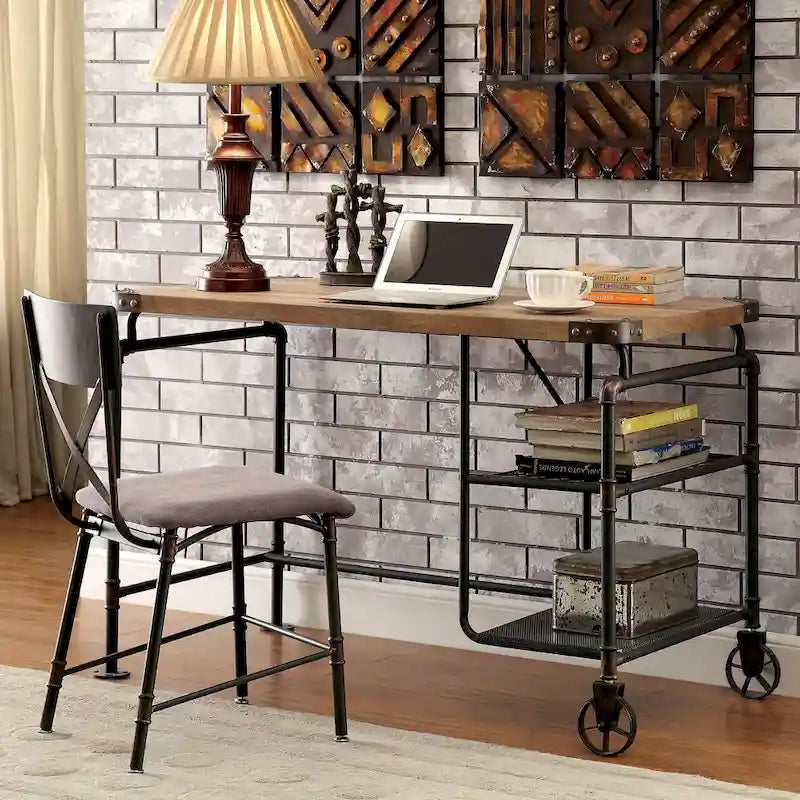 Bureau d'ordinateur industriel en métal noir antique avec plateau en bois et étagères latérales