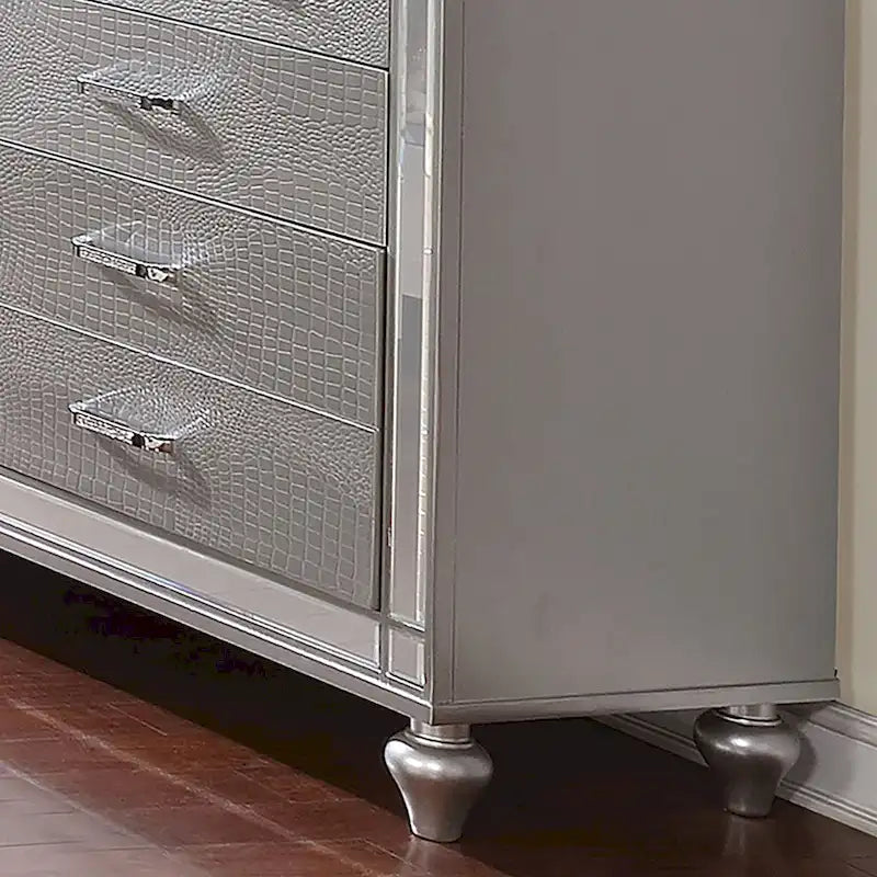 Commode moderne de 157,5 cm de large à 9 tiroirs avec texture croco, argent et blanc