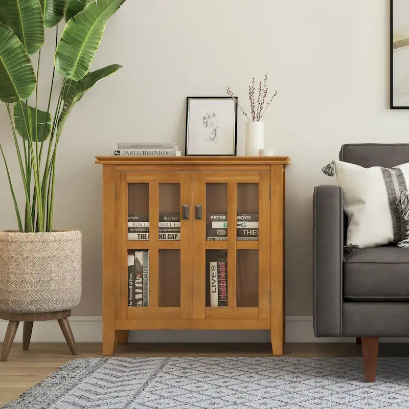 Meuble de rangement bas en bois massif avec portes doubles en verre trempé et étagères réglables