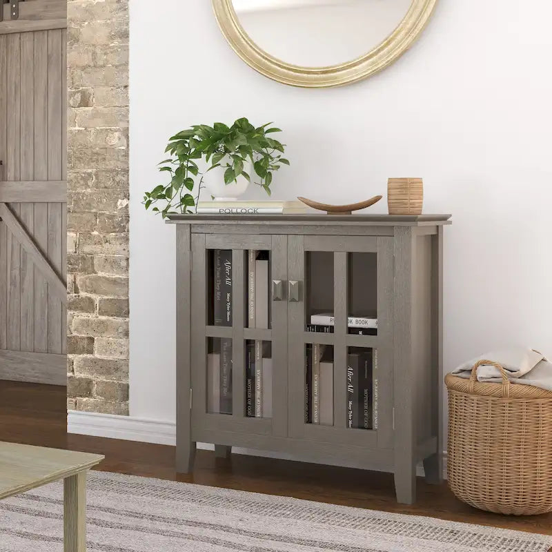 Meuble de rangement bas en bois massif avec portes doubles en verre trempé et étagères réglables