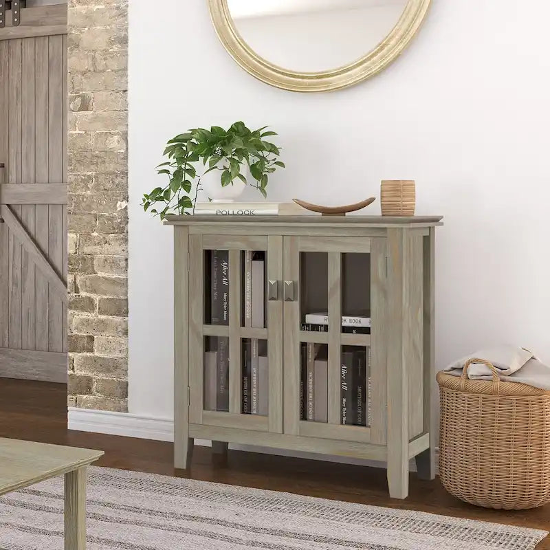 Meuble de rangement bas en bois massif avec portes doubles en verre trempé et étagères réglables