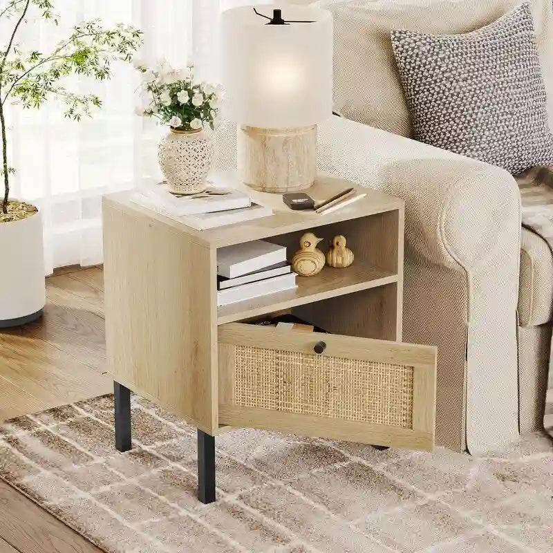 Table de chevet en rotin tissé à la main avec étagère ouverte et pieds en métal, Noir