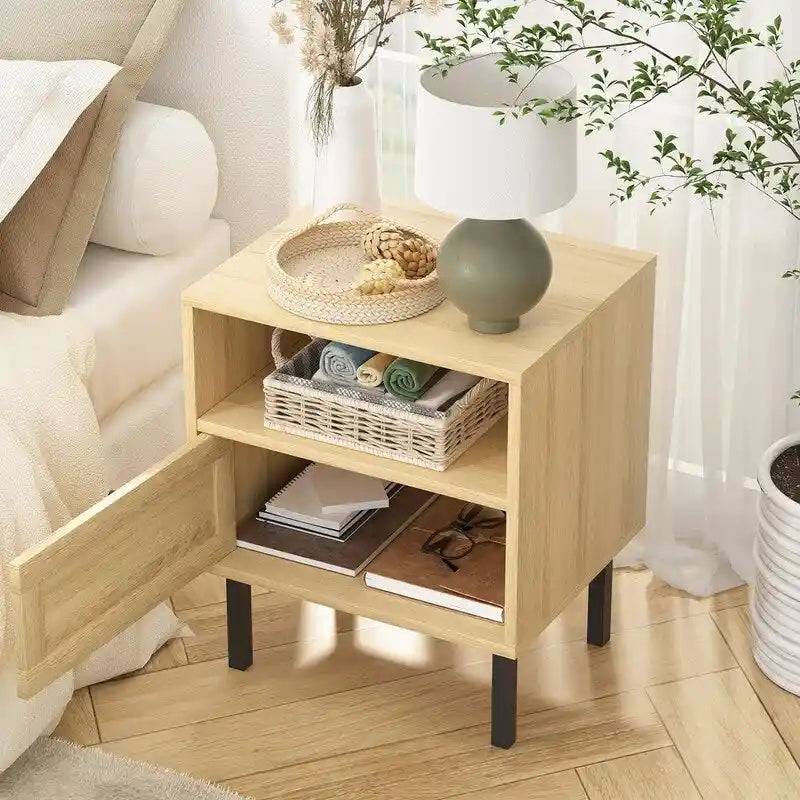 Table de chevet en rotin tissé à la main avec étagère ouverte et pieds en métal, Noir