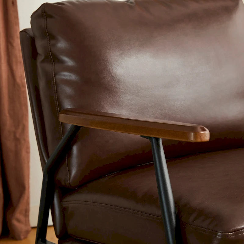 Fauteuil d'appoint moderne du milieu du siècle en similicuir avec accoudoirs en bois, noir