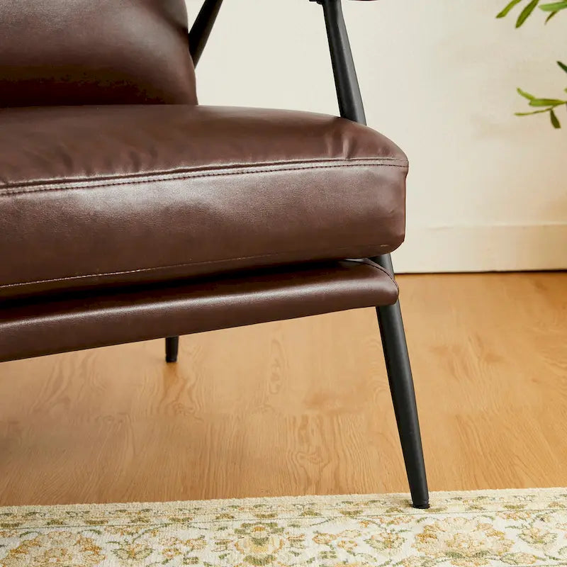 Fauteuil d'appoint moderne du milieu du siècle en similicuir avec accoudoirs en bois, noir